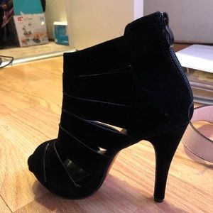 4 inch black lafer heels